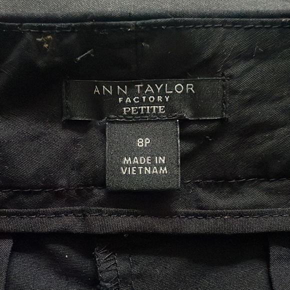 NWOT Never worn Ann Taylor Black Ankle-Length Work Slacks: Size 8P - Picture 5 of 6